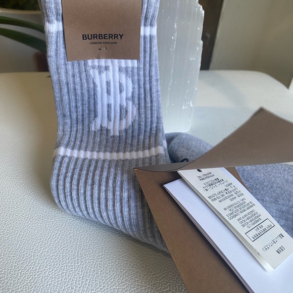BURBERRY Monogram Motif Intarsia Socks In Pebble Grey Size M UNISEX - Picture 7 of 8